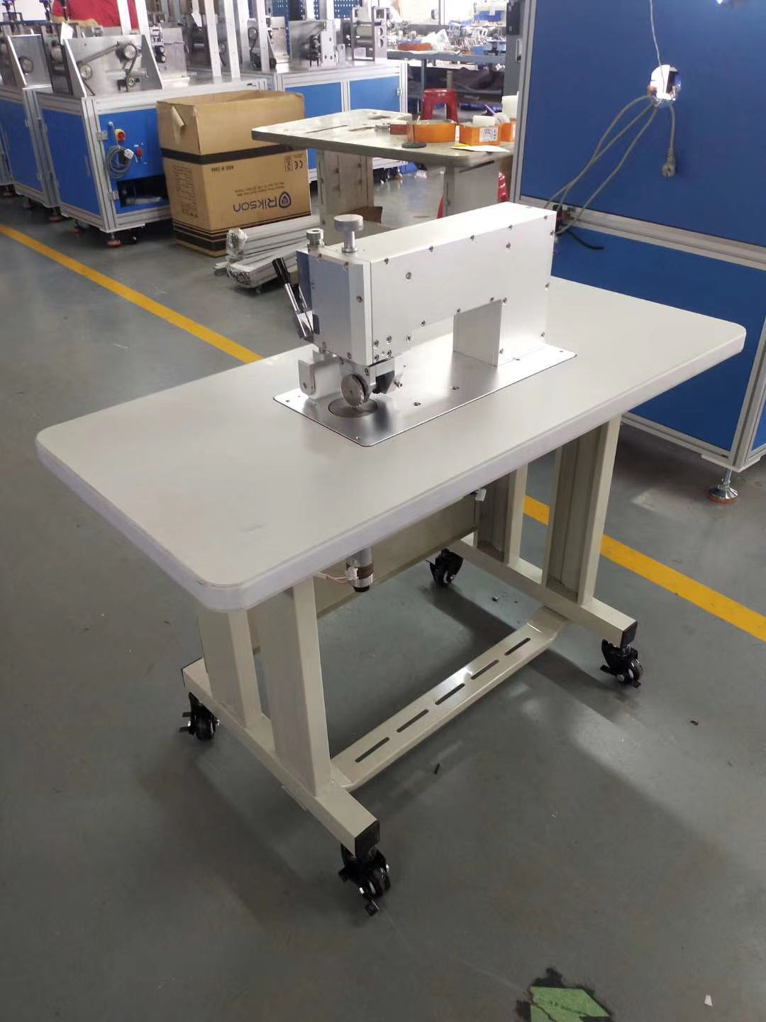protective clothing making machine with ultrasonic