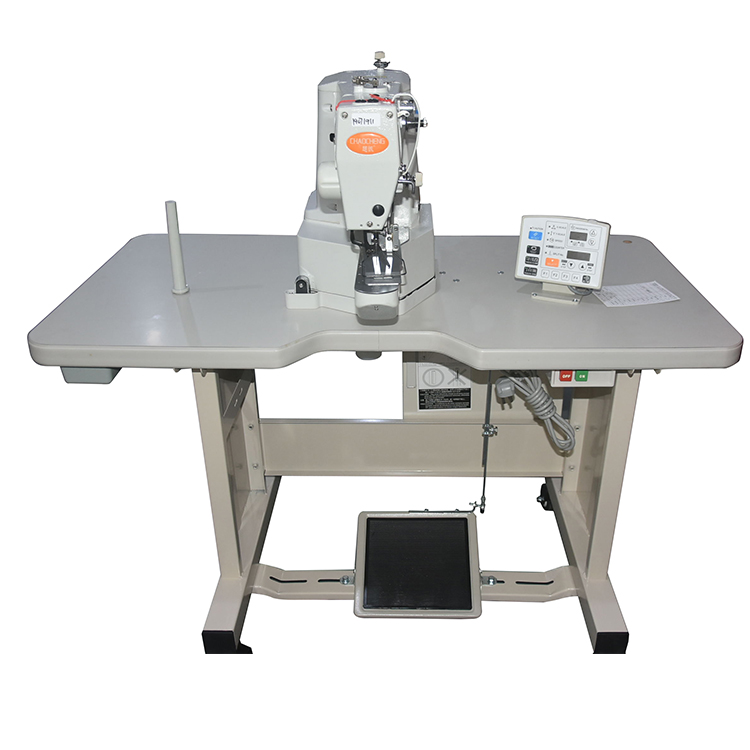 Automatic pattern sewing machine for thick material