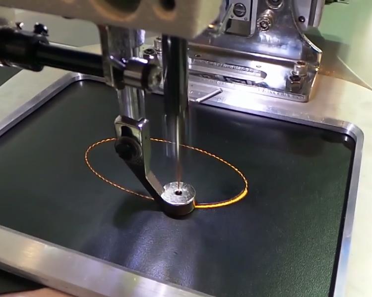 programmable computerized sewing machine