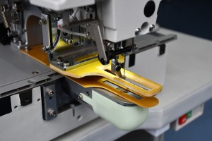 https://www.cn-chache.com/products/special-industrial-sewing-machine/3d-pattern-sewing-machine-with-laser-cutting/?fl_builder
